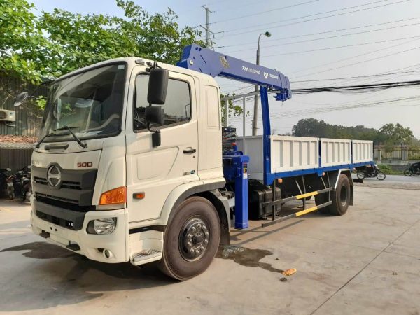 hino FG gắn cẩu Tadano 5 tấn