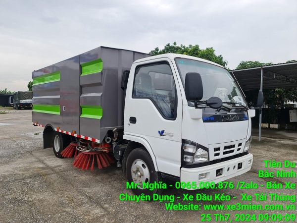 xe-quet-duong-hut-bui-isuzu-5-khoi