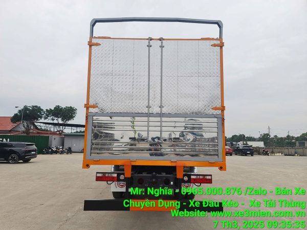 xe-tai-dongfeng-d12-tai-8-tan-thung-cao-25m-4