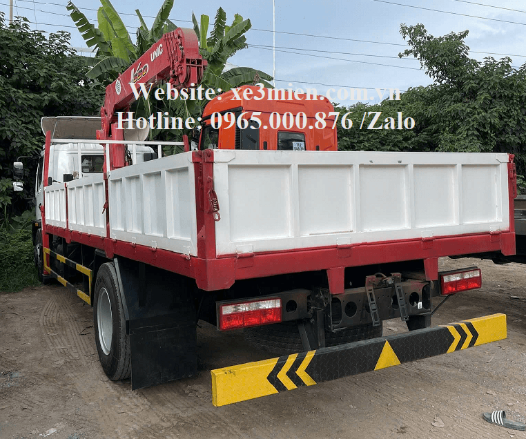 XE CẨU TỰ HÀNH 5 TẤN UNIC URV550 TRÊN NỀN XE DONGFENG D8 3 xe cau tu hanh 5 tan unic urv550 tren nen xe dongfeng d8 2